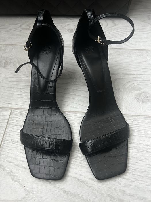 Босоніжки Massimo Dutti 42 р., мюлі mango 41 р.