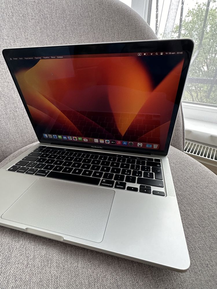 Macbook pro 13 2020 m1 8/512 silver 700$