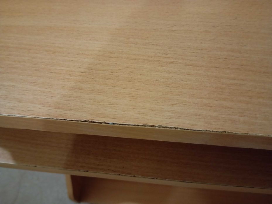 Biurko w kolorze buk