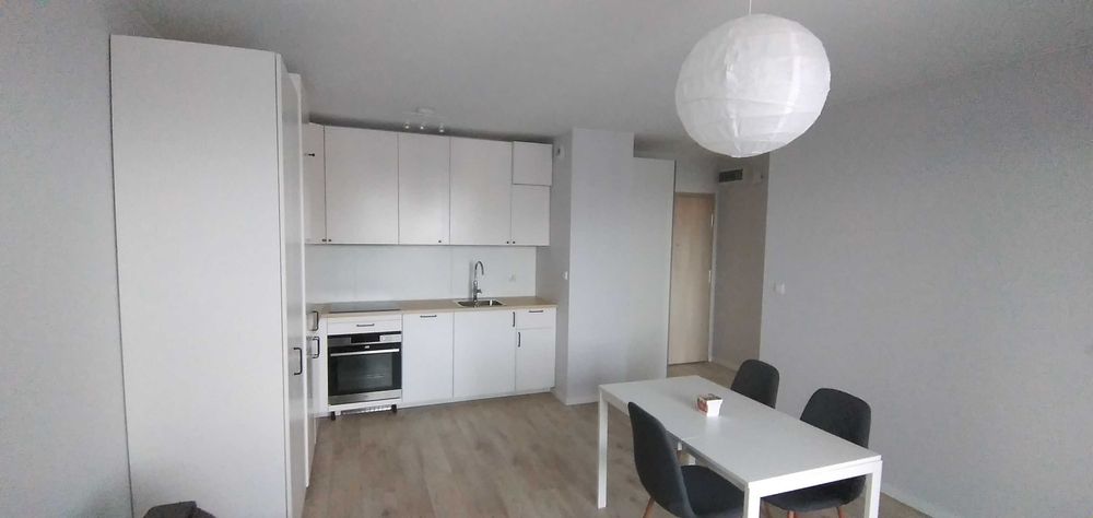2-pokojowe mieszkanie do wynajęcia – balkon z widokiem