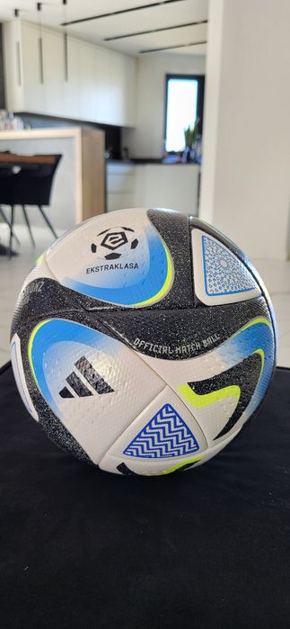 Piłkę nożną adidas Orginalną Oceaunz Pro Official match ball
Official