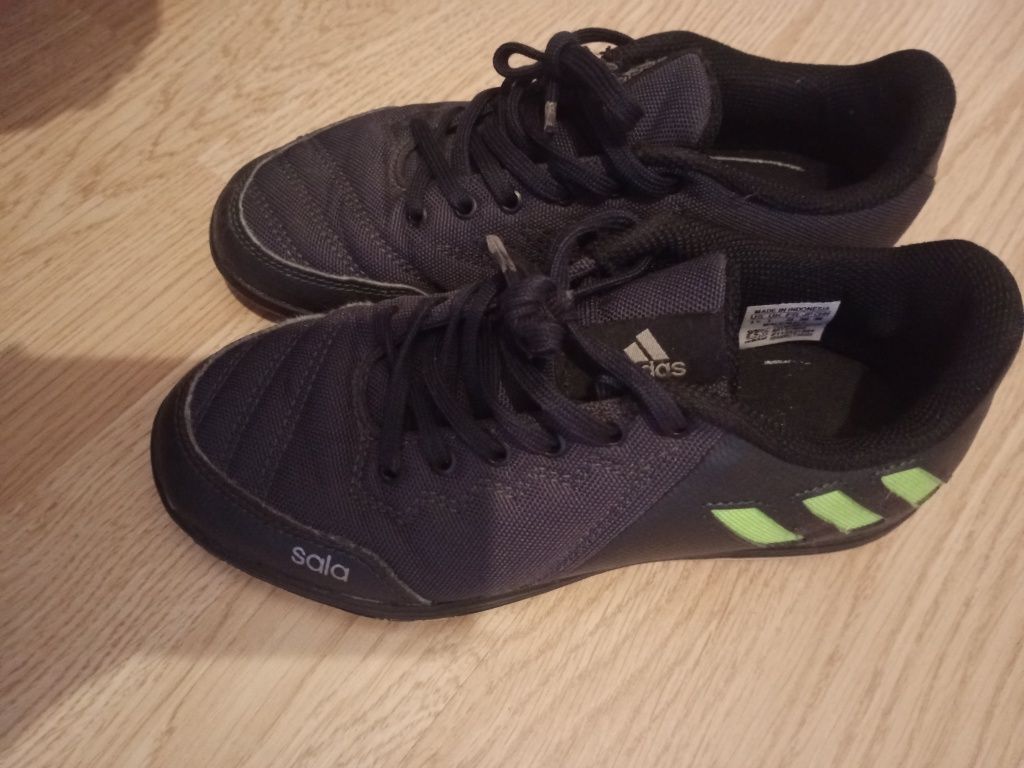 Buty chłopięce adidas rozmiar 33