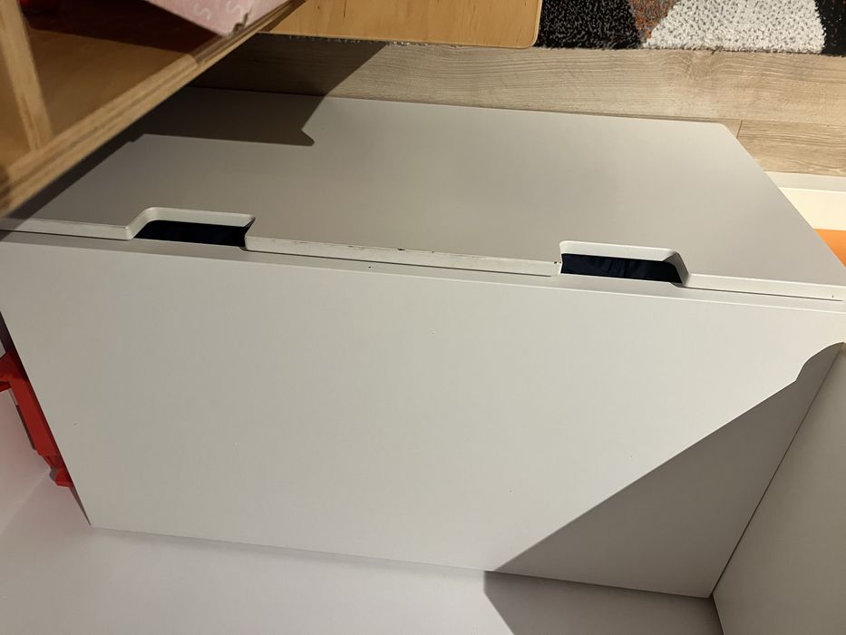 Ławka z pojemnikiem na zabawki Ikea stuva