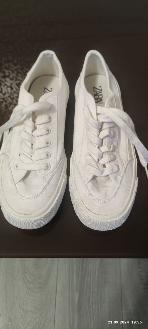 Білі кеди Zara 37розмір