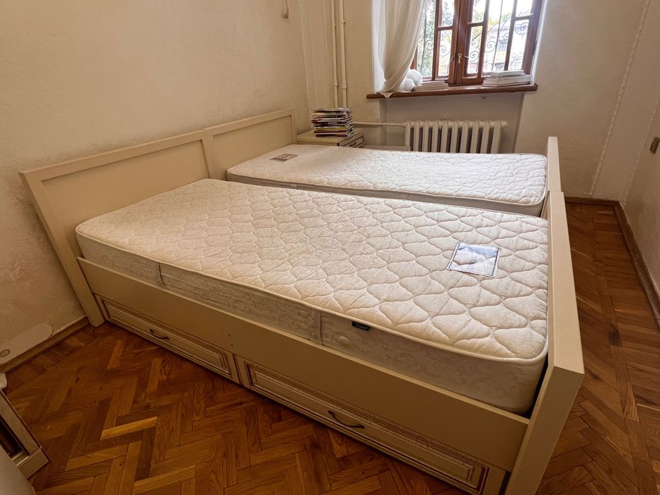 Ліжко односпальне з матрасом