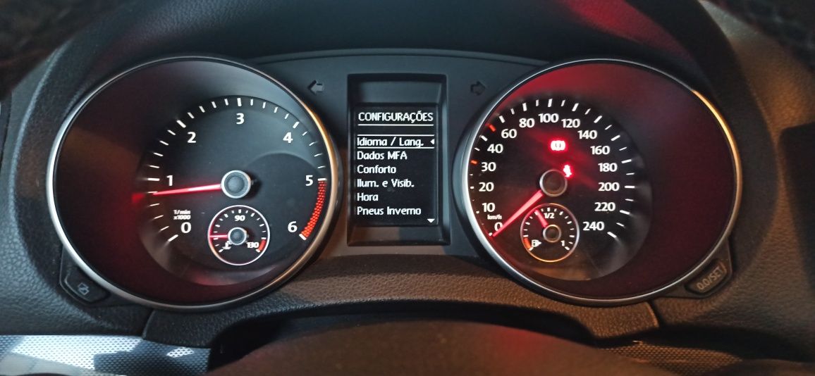 Volkswagen Golf 1.6 TDI 105cv