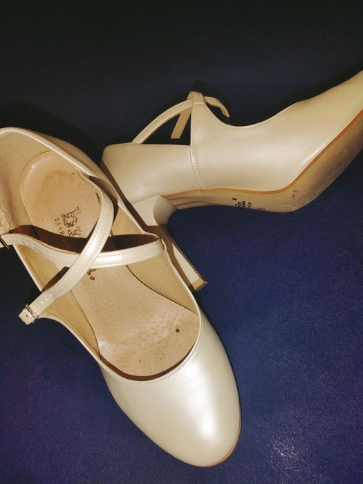 Ślubne licowe czółenka