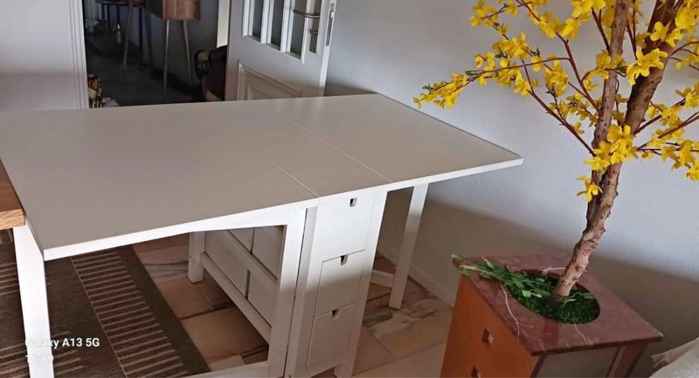 Mesa dobrável da série Norden da Ikea