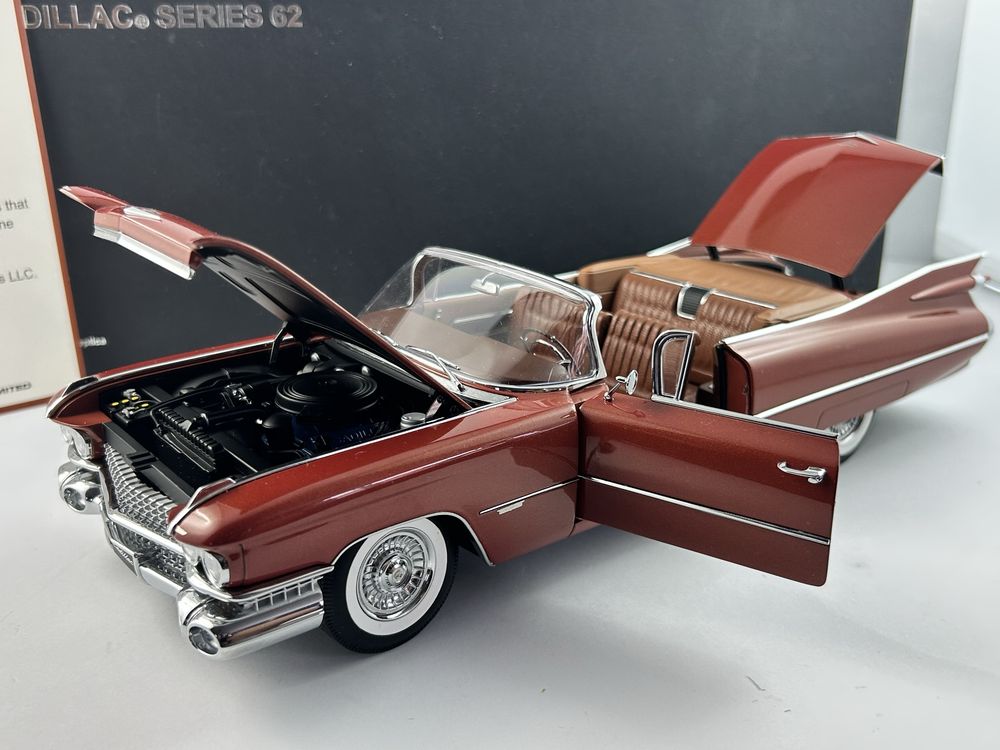 AUTOart Cadillac Series 62 1/18