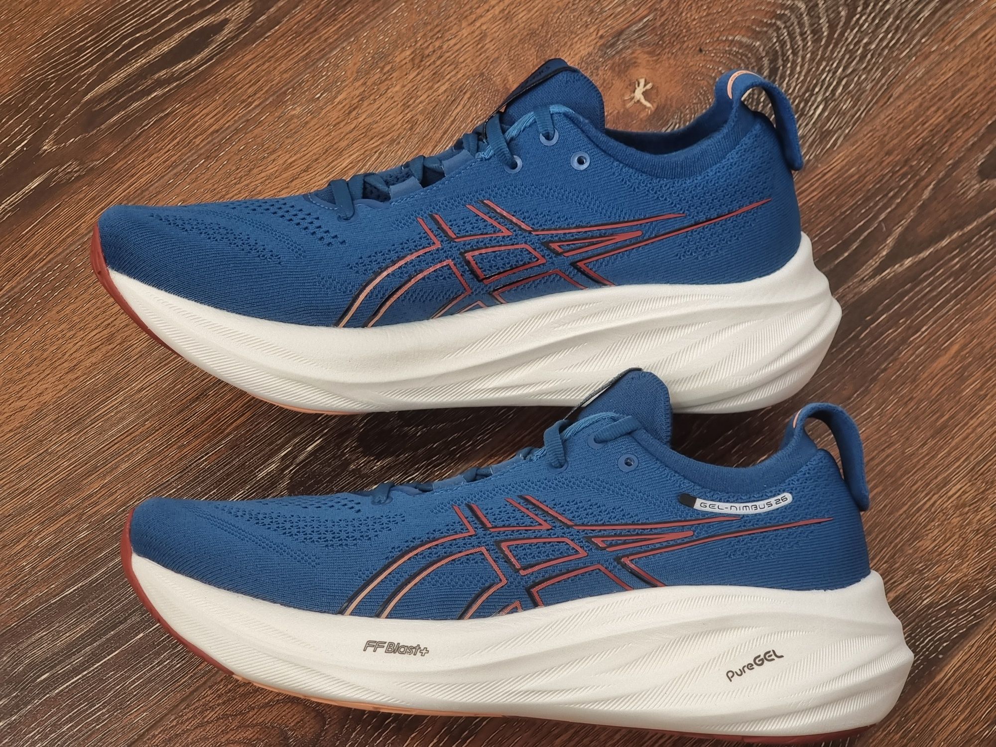 Оригінал 100% чоловічі кросівки asics nimbus 26  eur 42