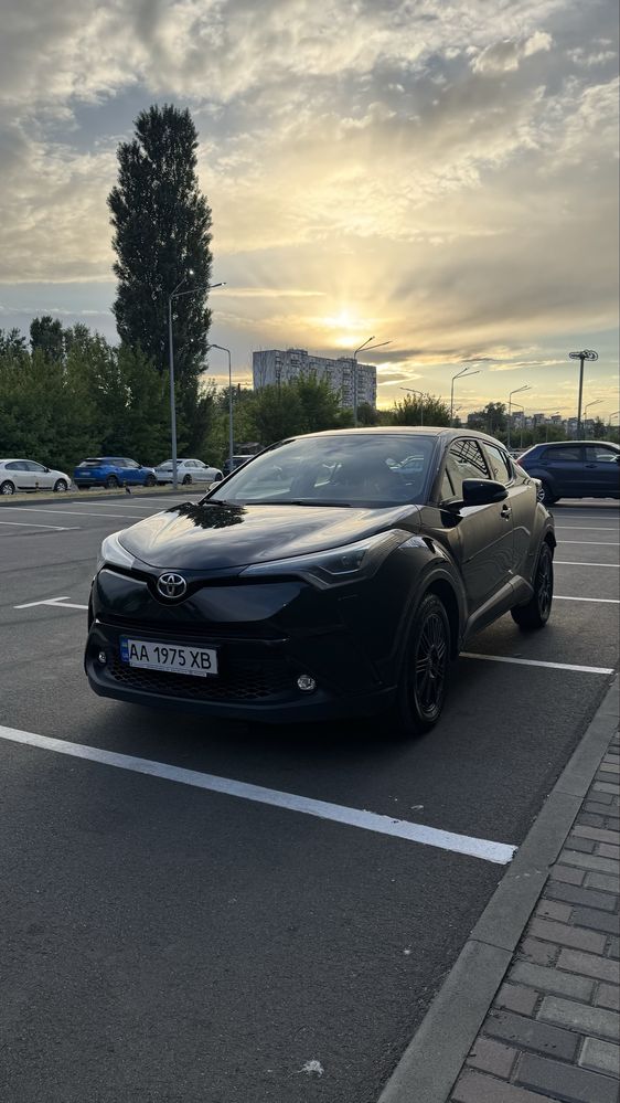 Продам Toyota CH-R