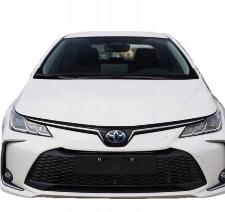 Zderzak corolla przódtył  toyota e21 sedan kombi kolor 040  1T7 209