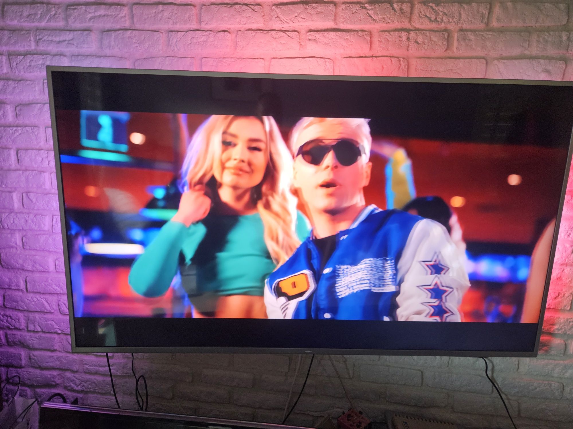 Telewizor 55'' Ambilight Smart YouTube Netflix dvbt2 hevc wifi