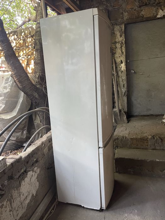 Холодильник zanussi