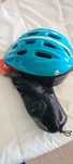 Conjunto de capacete e proteção para bicicleta