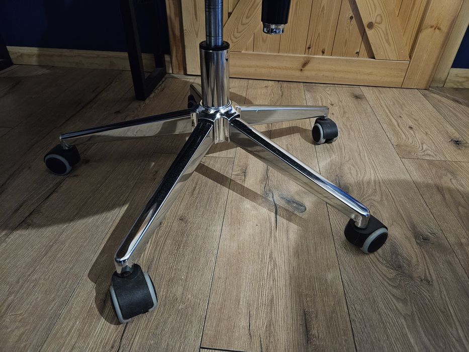 Krzesło biurowe do aktywnego siedzenia – eko skóra, ergonomiczne