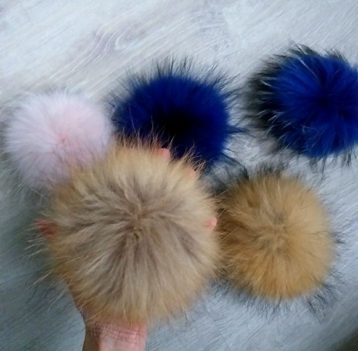 Бубон на шапку  мех енот