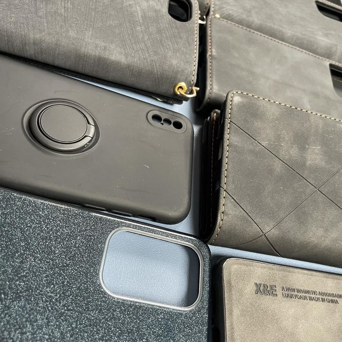 Zestaw 10 Czarnych Etui na Telefony - Mix Marek oraz Modeli