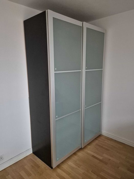 Szafa Ikea Pax 150x236 przesuwane drzwi czarnobrązowa szuflady drążki