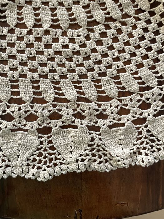 Recznie robiony koronkowy obrus 110 cm