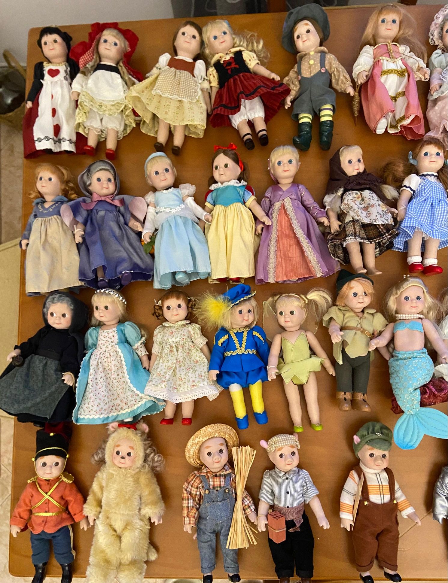 Bonecas de conto Disney de porcelana