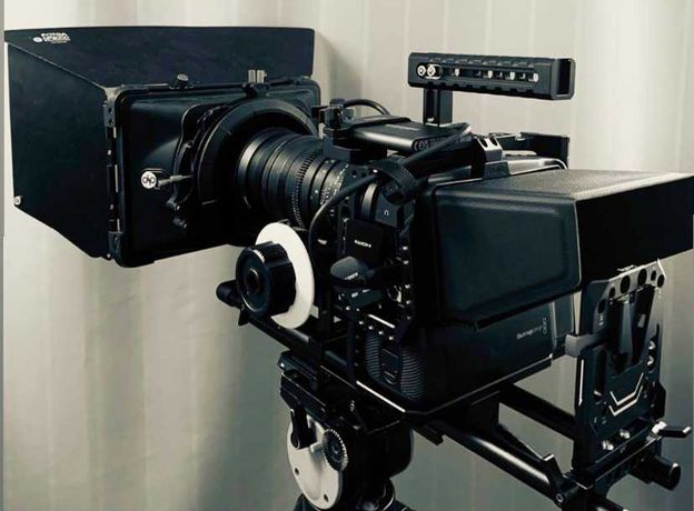 Blackmagic Pocket Cinema Camera 4K+Samyang Cine 35mm T1.5+AKCESORIA