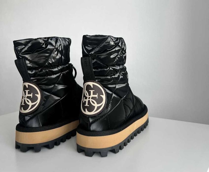 Зимові сапоги чоботи напівчоботи дутіки Guess