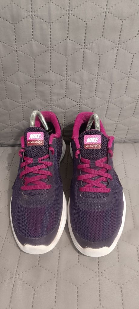 Кросівки Nike Revolution 3, 38,5 см, 24-25 см.