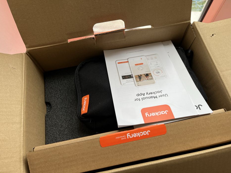 Зарядна станція Jackery Explorer 300 plus + сонячна панель 40w