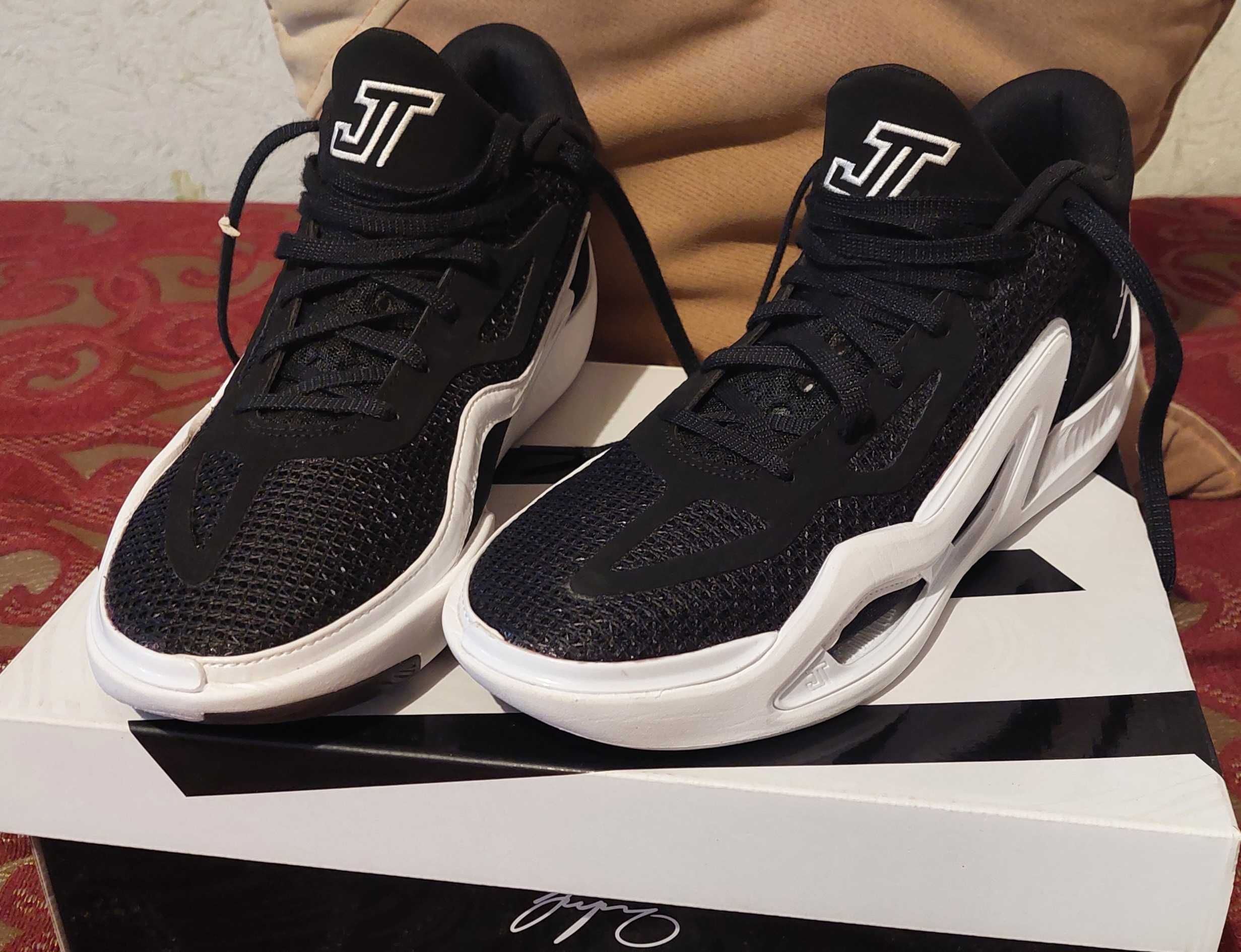 Продаются новые баскетбольные кроссовки Nike Tatum 1