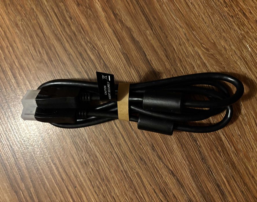 Новий DisplayPort кабель — від монітора Samsung Odyssey 27" DG50