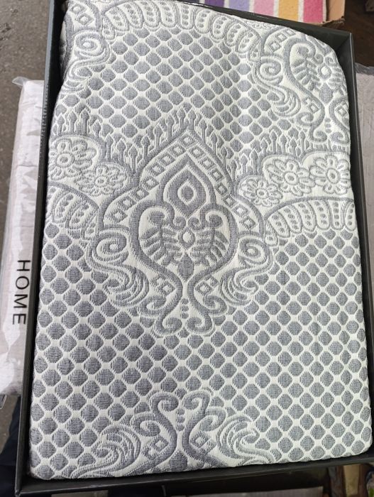 Покривало двостороннє гобеленове турецьке. Бавовняне. В коробці.