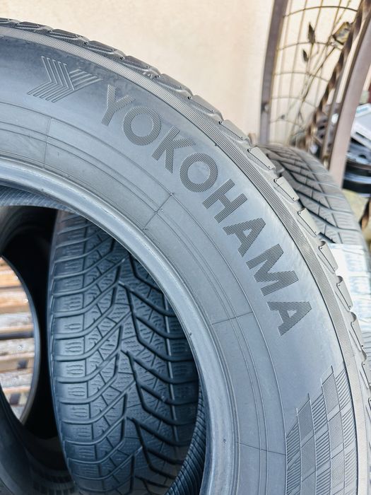Шини зимові 225/65 R17 (102Н) Yokohama Earth Winter V905