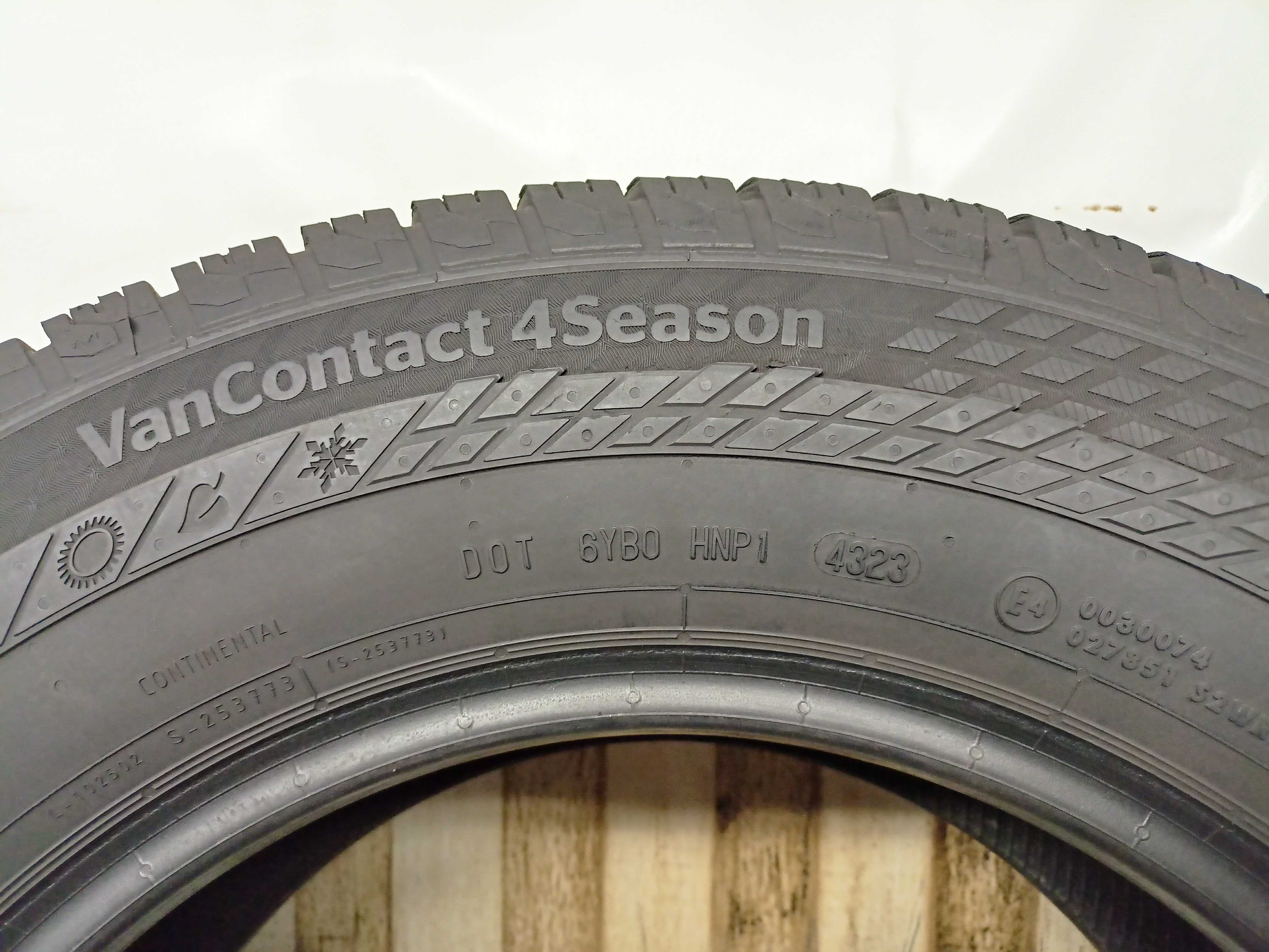 Continental Vector4Season 235/65/16C 23r. 121/119R 8,3mm (1998)