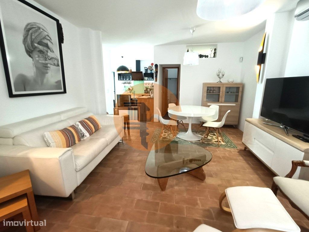 Casa Típica com Piscina na Baixa de Olhão.