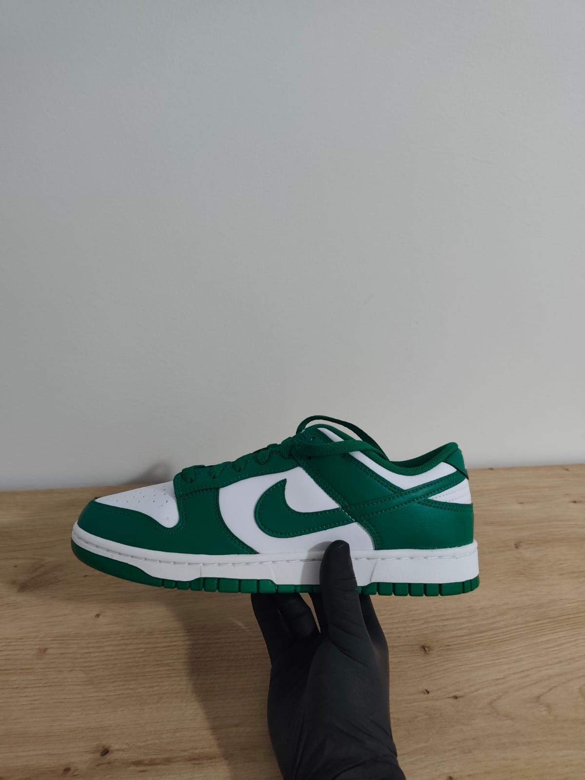 Nike dunk green and white