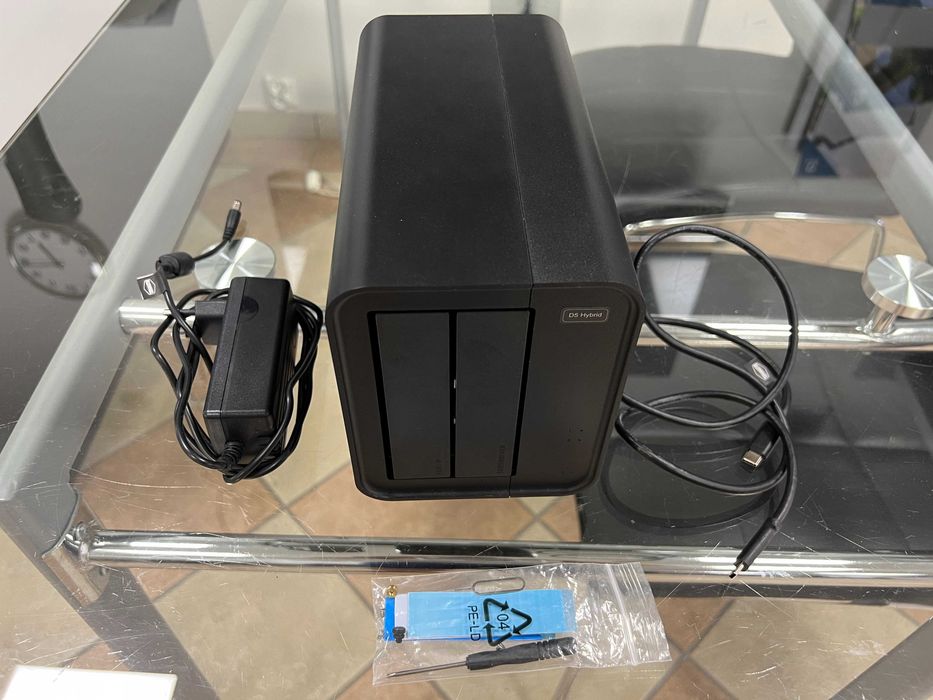 TERRAMASTER D5 Hybrid - Kieszeń DAS na dyski 2x HDD i 3x NVMe