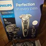 Golarka Philips series 9000 baza czyszczącą trymer