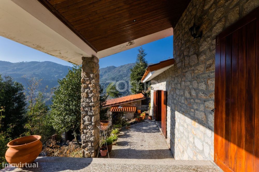 Moradia T4+1, 2850 mt2, vilar da veiga, Gerês
