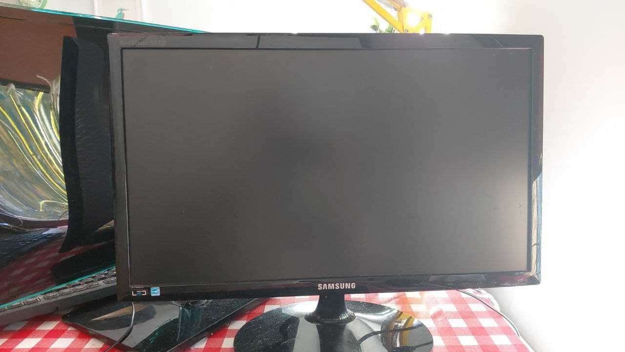 Monitor Samsung SyncMaster SA300, 21,5cali 1920x1080LED