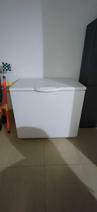 Arca congeladora ZANUSSI - Muito Bom Estado
