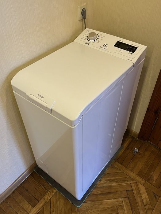 Стиральная машинка ELECTROLUX EWT 1366 HDW