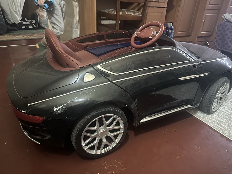 Дитяча машинка чорна