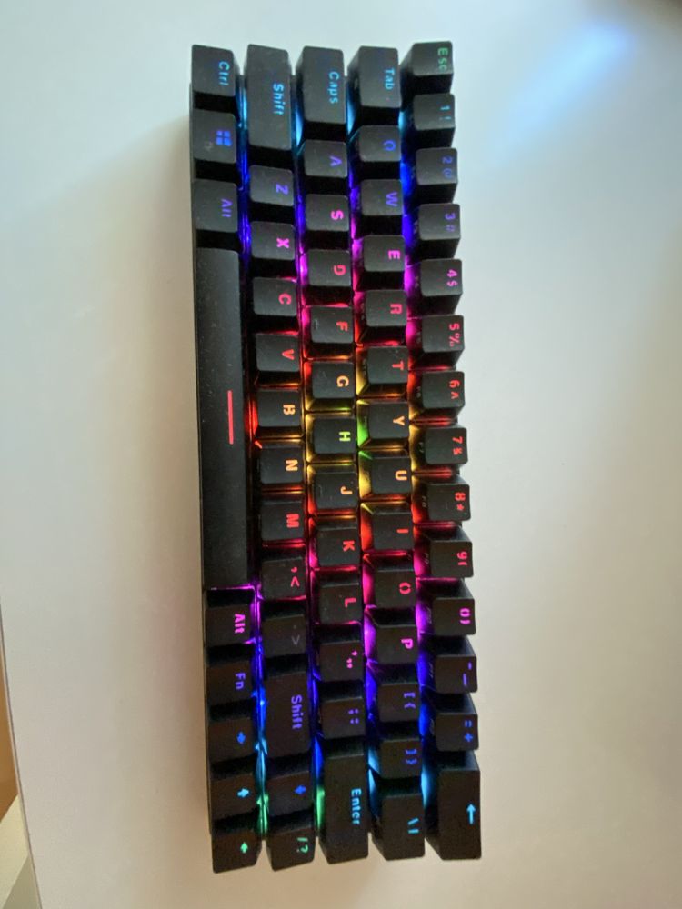 Teclado RGB com Bluetooth