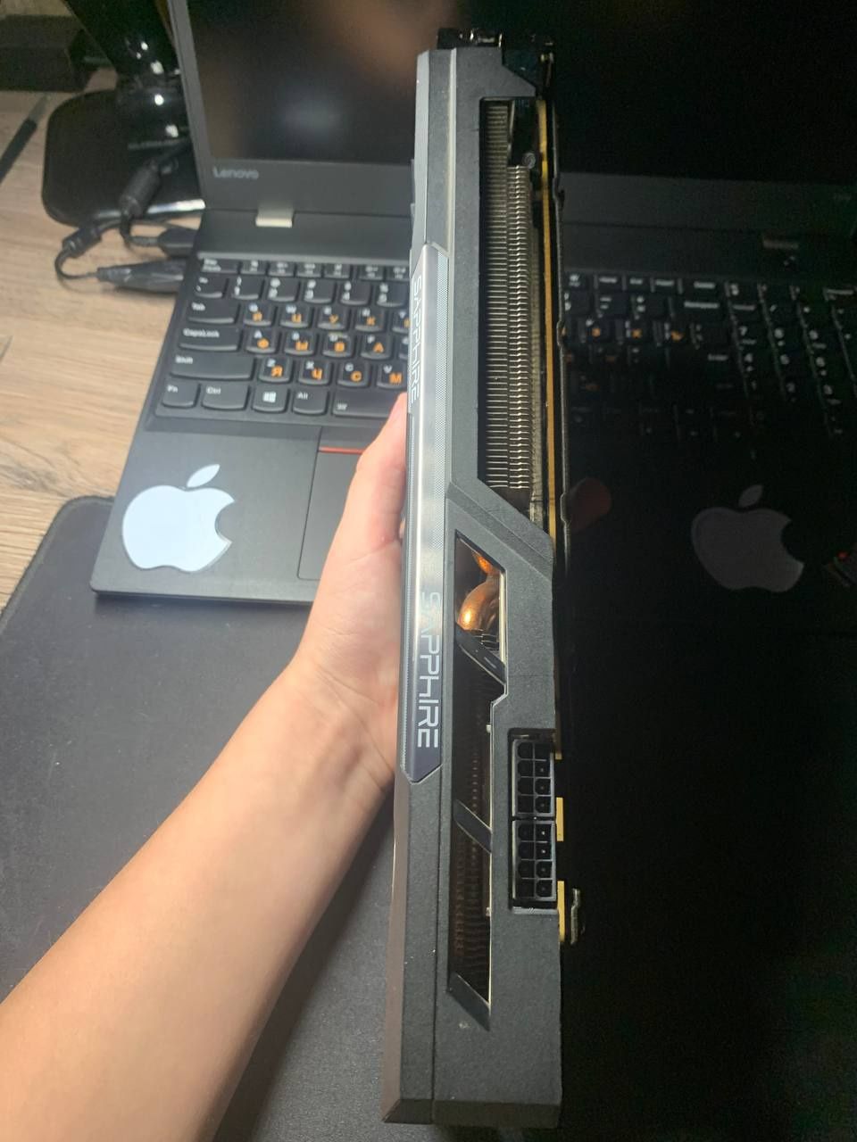 Продам Radeon R9 8Gb