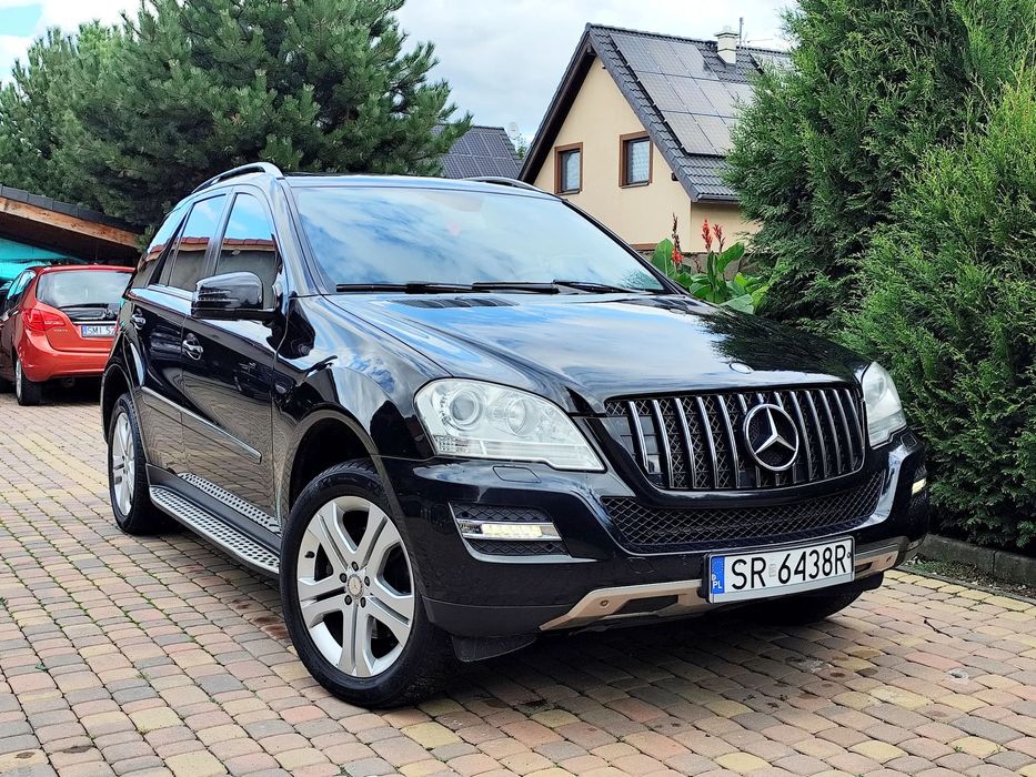 Mercedes-Benz ML LIFT 2011r V6 Xenon LED Navi Kamera Alu 19' Skóra Czujniki Zadbany