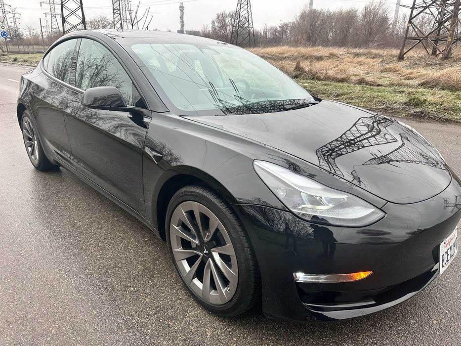 продам Tesla 3 2023