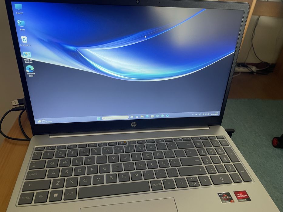 Portatil hp-15-fc0029