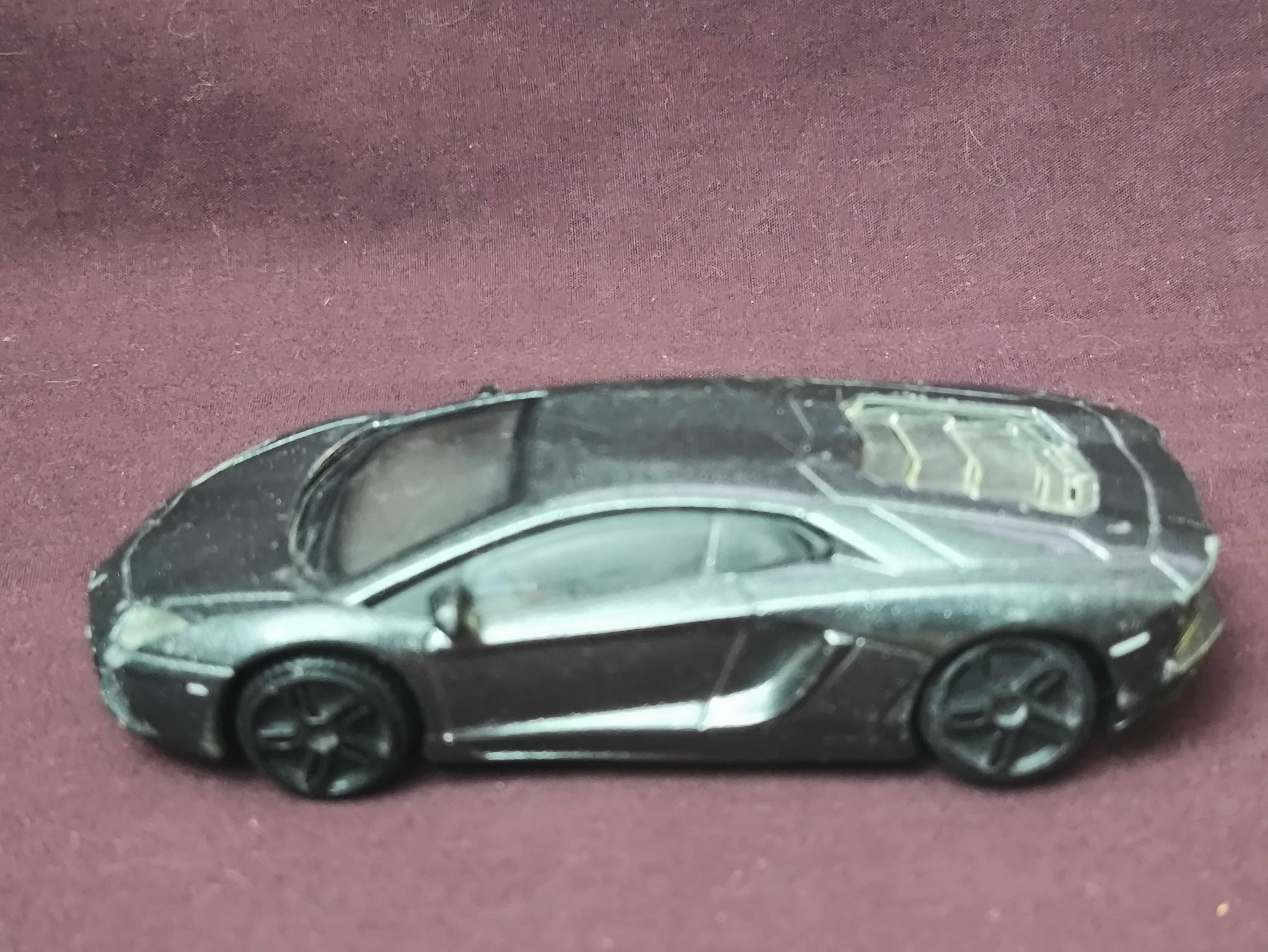 Машинка Lamborghini Aventador LP700-4 1:43 Bburago