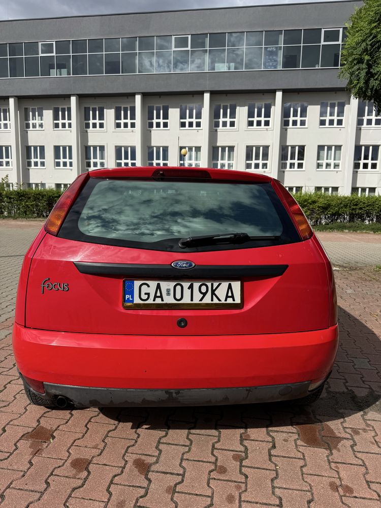 Ford Focus MK1 1999r – Czerwony Strzał z Charakterem!